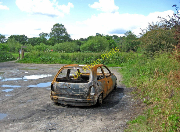 Photo 6"x4" Abandoned car (2) at Northwick Lido, Northwick, Worcester Worcester c2011