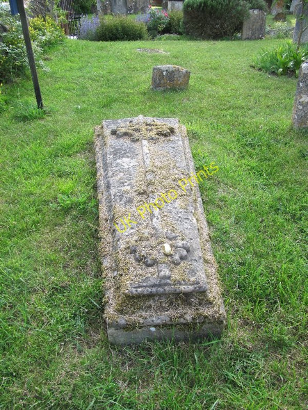 Photo 6"x4" Tomb in the graveyard Headington c2011