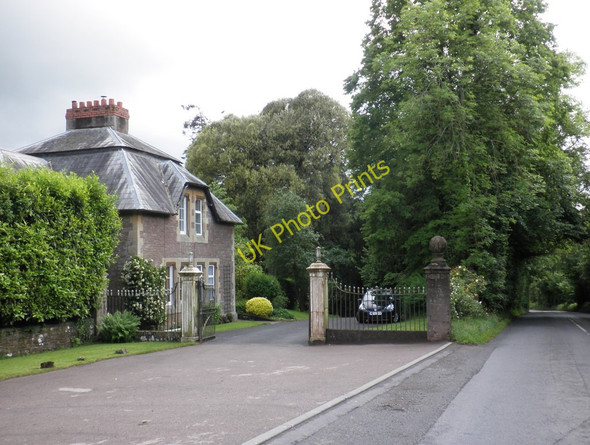Photo 6"x4" Gatehouse entrance, Lyston House Hill Gate c2011