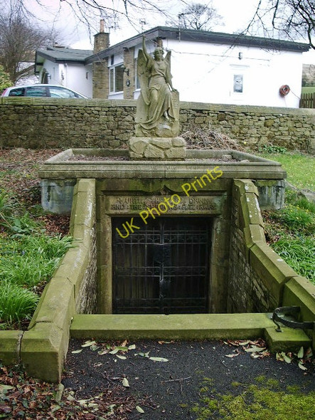 Photo 6"x4" The Parish Church of All Saints, Pendleton, Entrance to the Aspinall Vault Clitheroe\/SD7441 c2008