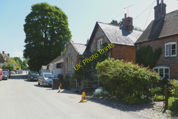 Photo 6"x4" Avebury, The Social Centre Avebury\/SU1069 c2011