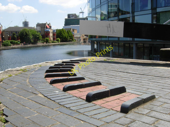Photo 6"x4" City Road Lock, Regent's Canal London c2011 P1