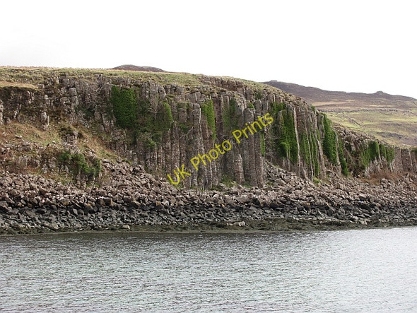 Photo 6"x4" Crag, Sound of Ulva Sound of Ulva c2011