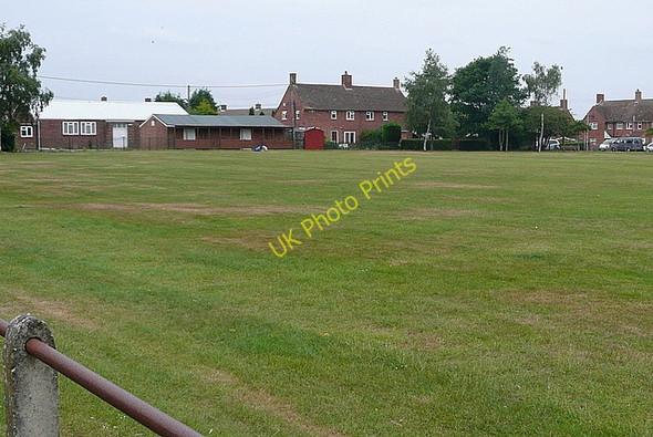 Photo 6"x4" Tadley Hill, The Green Court Corner c2011