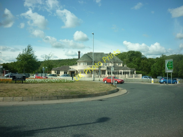 Photo 6"x4" The Woodside public house Horsforth c2011