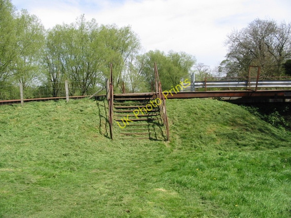 Photo 6"x4" Steps up an embankment on the Stour Valley Walk Horton\/TR1155 c2008