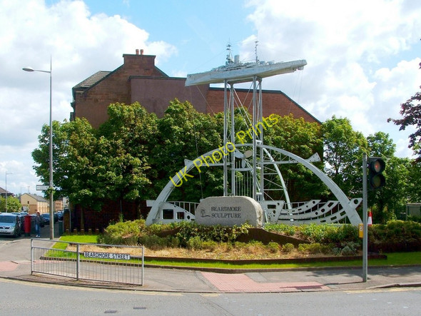 Photo 6"x4" The Beardmore Sculpture Clydebank\/NS4970 c2011
