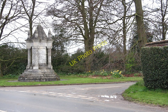 Photo 6"x4" The Wolds Waggoners' War Memorial, Sledmere Sledmere c2008