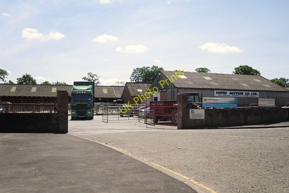 Photo 6"x4" Hopes Auction Mart Wigton c2011