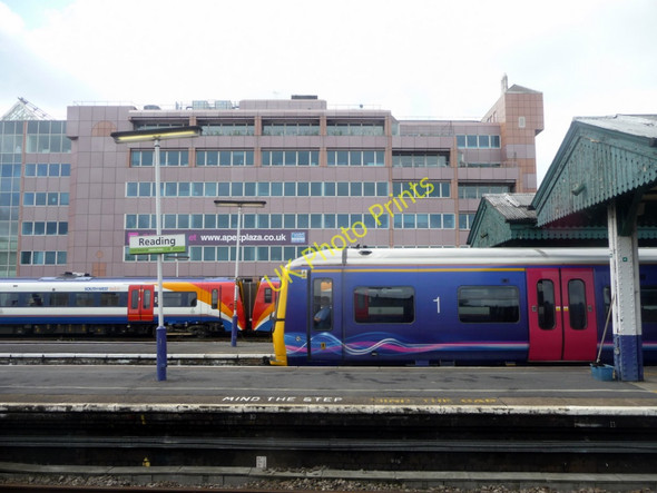 Photo 6"x4" Reading Station, Berkshire Reading c2011