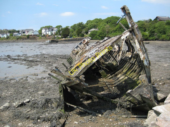 Photo 6"x4" Ruined hulk, Hooe Lake Hooe\/SX5052 c2011