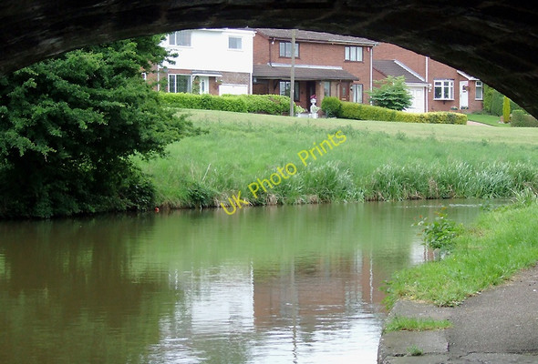 Photo 6"x4" Canal and housing near Northwood, Stoke-on-Trent Stoke-on-Trent c2011