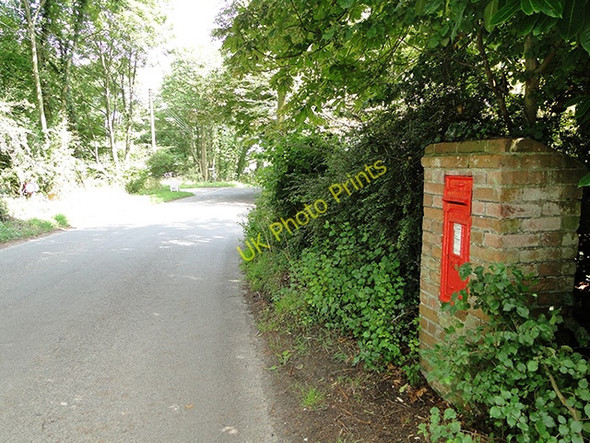 Photo 6"x4" Street scene near Stoven church Stoven c2011