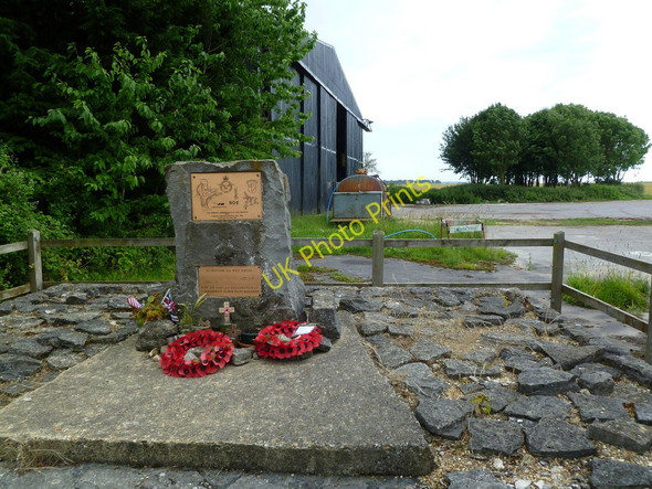 Photo 6"x4" Tarrant Rushton, war memorial Hogstock c2011