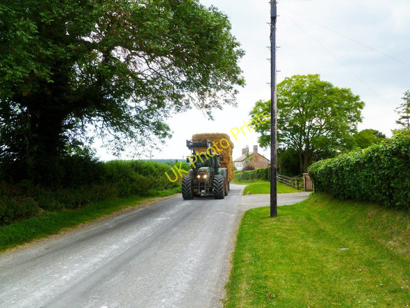 Photo 6"x4" Shapwick, tractor Shapwick\/ST9301 c2011