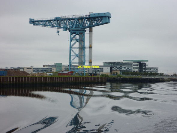 Photo 6"x4" Doon The Watter - 25th June 2011 : Clydebank - The Titan Crane and Clydebank College Clydebank\/NS4970 c2011