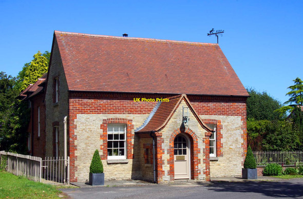 Photo 6"x4" The Old School in Noke Noke c2011