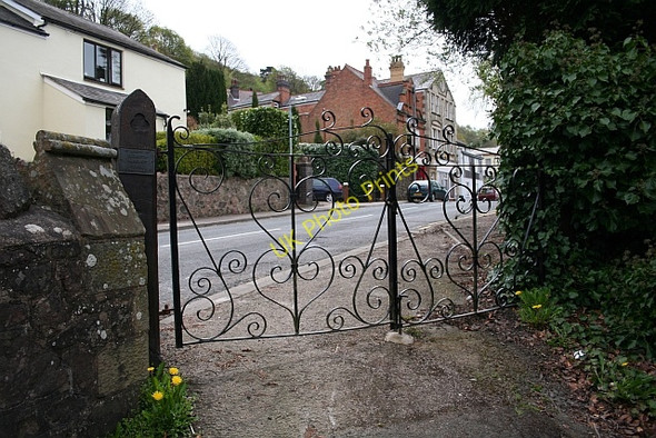 Photo 6"x4" Gates of St James Church, West Malvern Great Malvern c2008