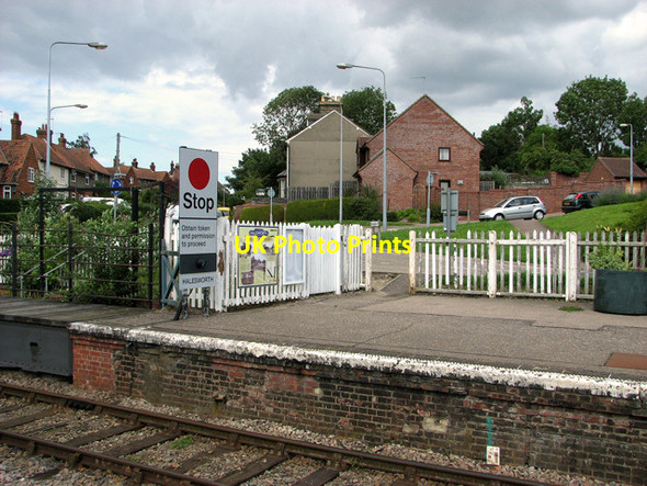 Photo 6"x4" Houses by Halesworth railway station Halesworth c2011
