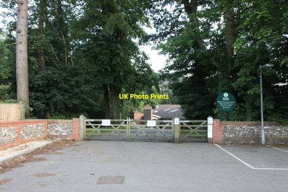 Photo 6"x4" The school gates Nettlebed c2011