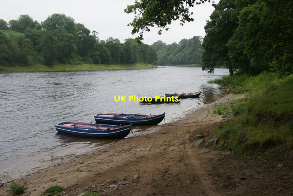 Photo 6"x4" Fishing boats on the Tay at Innernyte Cargill c2011