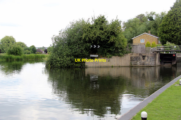 Photo 6"x4" Lock, River Lee Navigation, Dobbs Weir, Hertfordshire Hoddesdon c2011