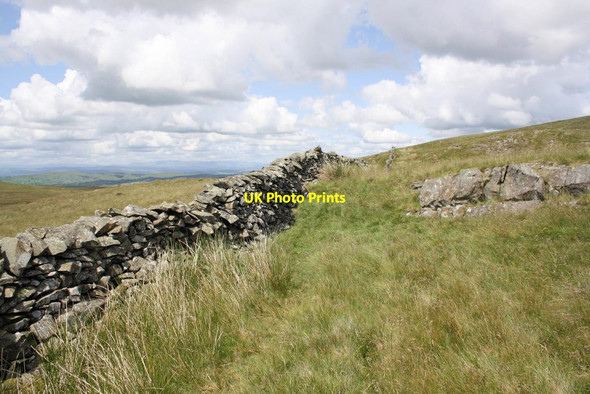 Photo 6"x4" Dry stone wall on Brownthwaite Moss Casterton c2011