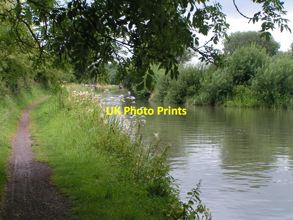 Photo 6"x4" A quiet stretch of the Kennet and Avon canal, looking west Devizes c2011