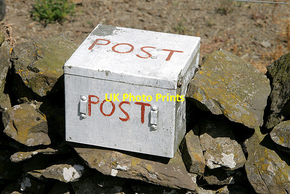 Photo 6"x4" A post box at Whitchesters Farm Branxholme c2011