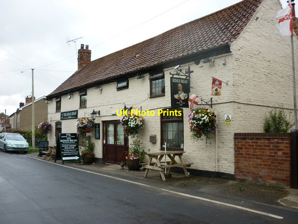 Photo 6"x4" The Kings Head, Barmby on the Marsh Barmby on the Marsh c2011
