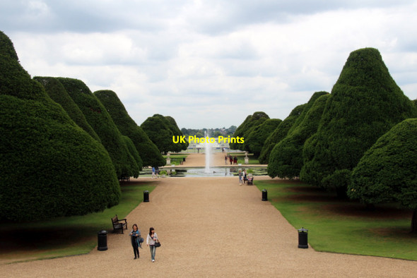 Photo 6"x4" Garden, Hampton Court Palace, Surrey Surbiton c2011