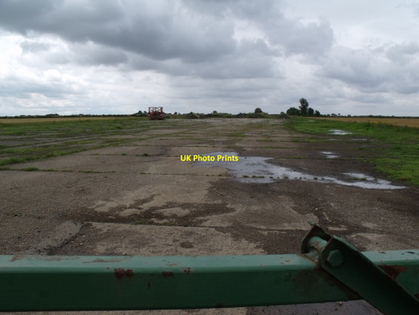 Photo 6"x4" Old runway at Wickenby Fulnetby c2011