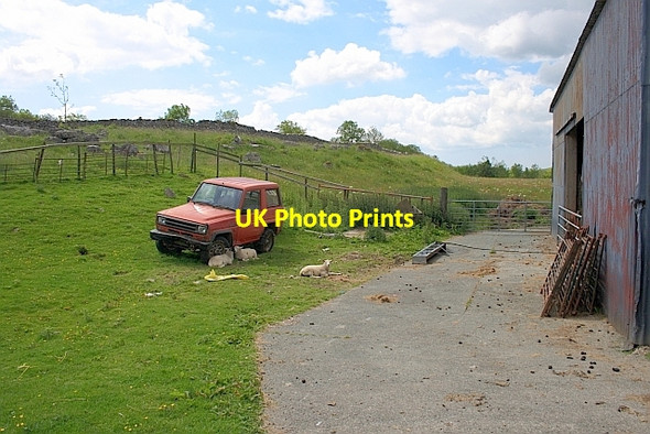 Photo 6"x4" Barnyard, Sleights Pasture Chapel-le-Dale c2011
