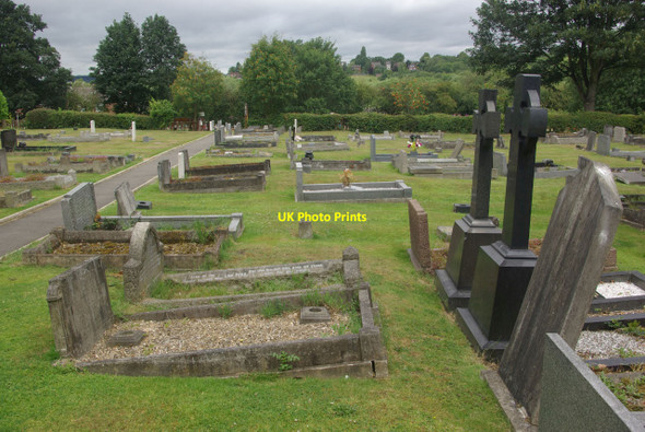 Photo 6"x4" Kirk Hallam Churchyard Ilkeston c2011