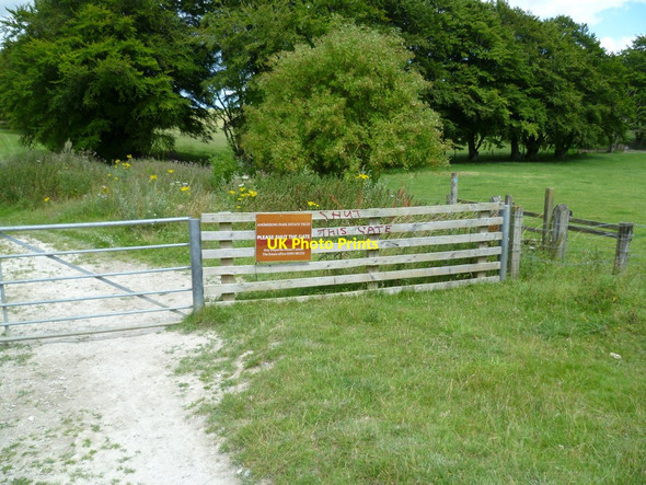 Photo 6"x4" Gate on bridleway going round Harrow Hill to the east (2) North End\/TQ1109 c2011