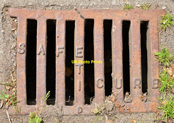 Photo 6"x4" Manhole, Drain & Access Covers in Connel - (12) Connel c2011