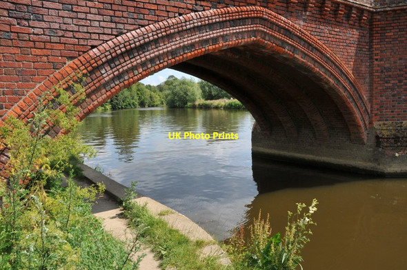 Photo 6"x4" Arch in Clifton Hampden Bridge Clifton Hampden c2011