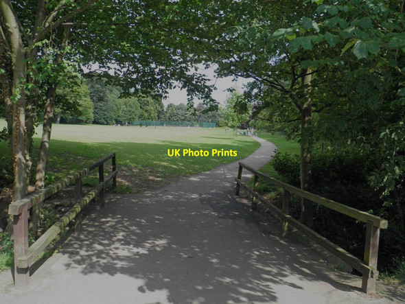 Photo 6"x4" Looking towards the tennis courts Wharfemeadows Park, Otley Otley\/SE2045 c2011