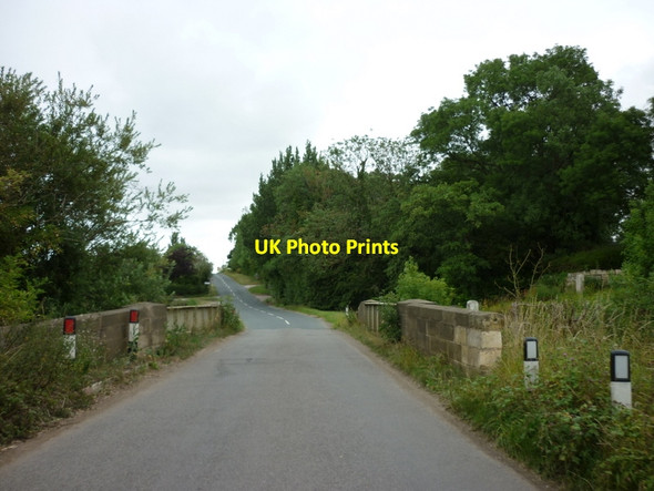 Photo 6"x4" Willow Bridge over the River Went Little Smeaton\/SE5216 c2011