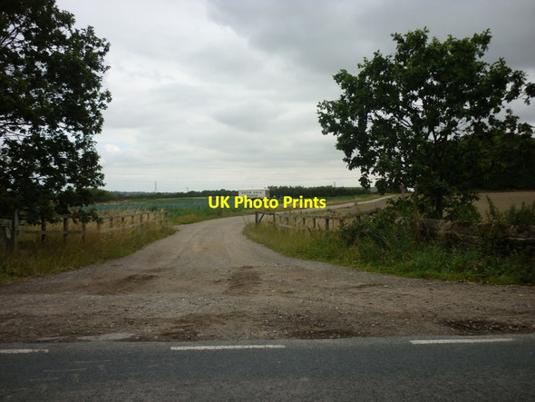 Photo 6"x4" A track leading to Chevet Levels Farm Woolgreaves c2011