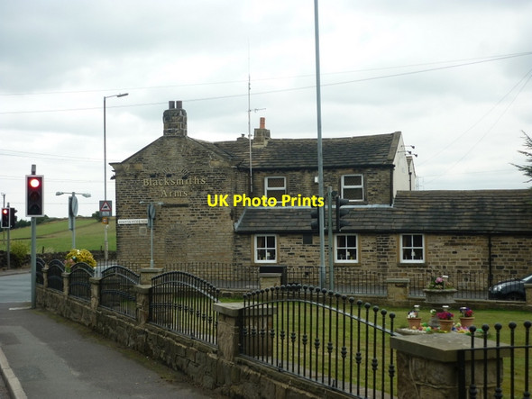 Photo 6"x4" The Blacksmiths Arms, on Heaton Moor Road Mirfield c2011
