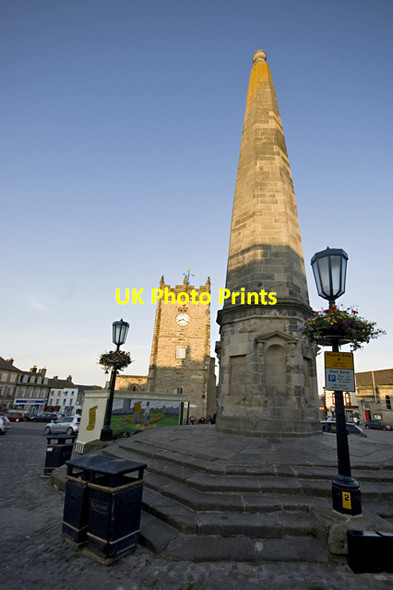Photo 6"x4" Obelisk and church, Richmond (N Yorks) Richmond\/NZ1701 c2011