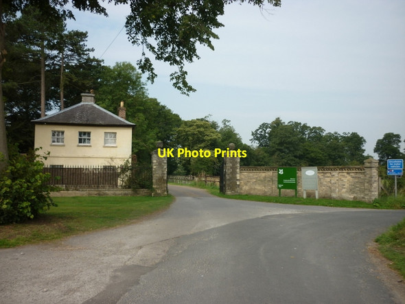 Photo 6"x4" The entrance to Benningbrough Hall and Gardens Beningbrough c2011