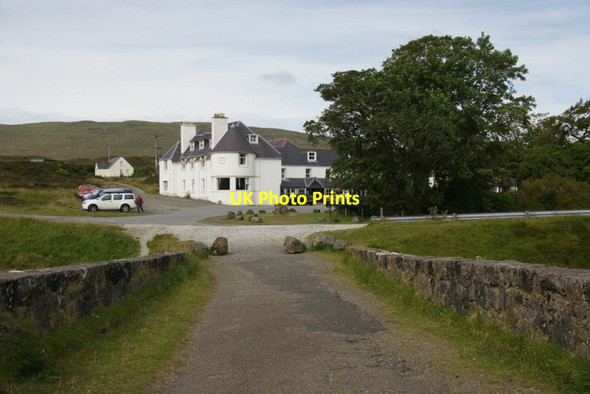 Photo 6"x4" The Sligachan Hotel Sconser c2011