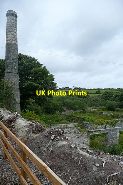 Photo 6"x4" Disused chimney at Tredorwin Georgia c2011