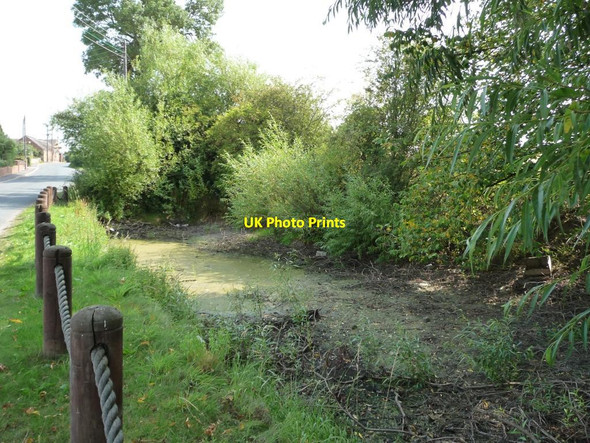 Photo 6"x4" Small roadside pond, Wintersett Wintersett c2011