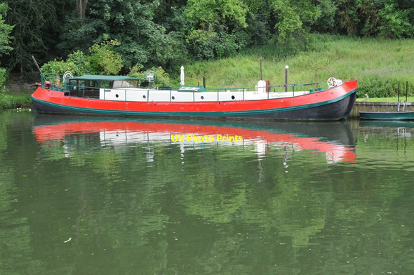 Photo 6"x4" Barge moored at Shillingford Wallingford c2011