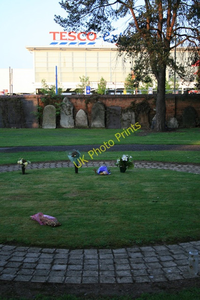 Photo 6"x4" Churchyard Long Eaton Long Eaton c2008