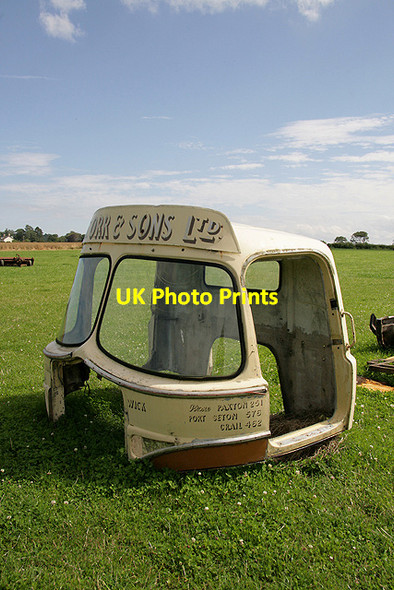 Photo 6"x4" An exhibit at the Chain Bridge Vintage Vehicle Museum Loanend\/NT9450 c2011