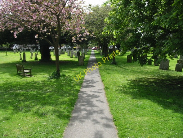 Photo 6"x4" Footpath through the churchyard Wye c2008